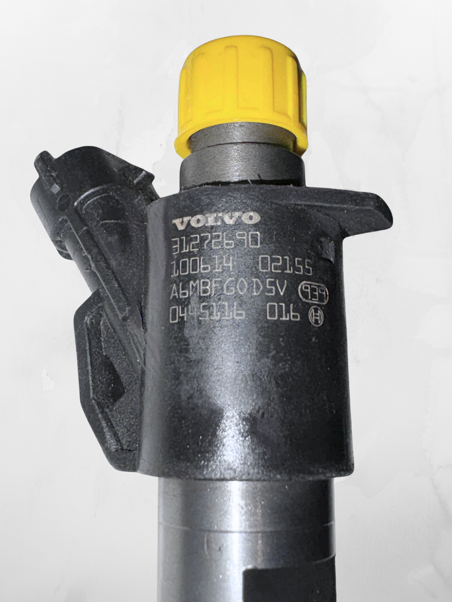 Volvo OEM-nummer: 31272690
Bosch-nummer: 0445116016

Original Bosch common-rail-dyse for 2.4 D / D4 / D5-motorer i Volvo. Dysen er renset, testet og klar til montering.